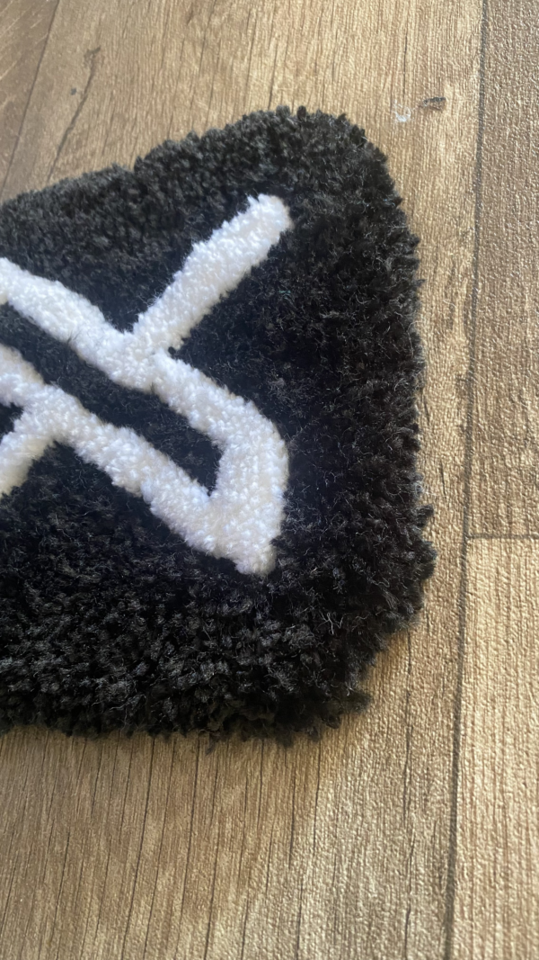 small X logo rug - Image 4