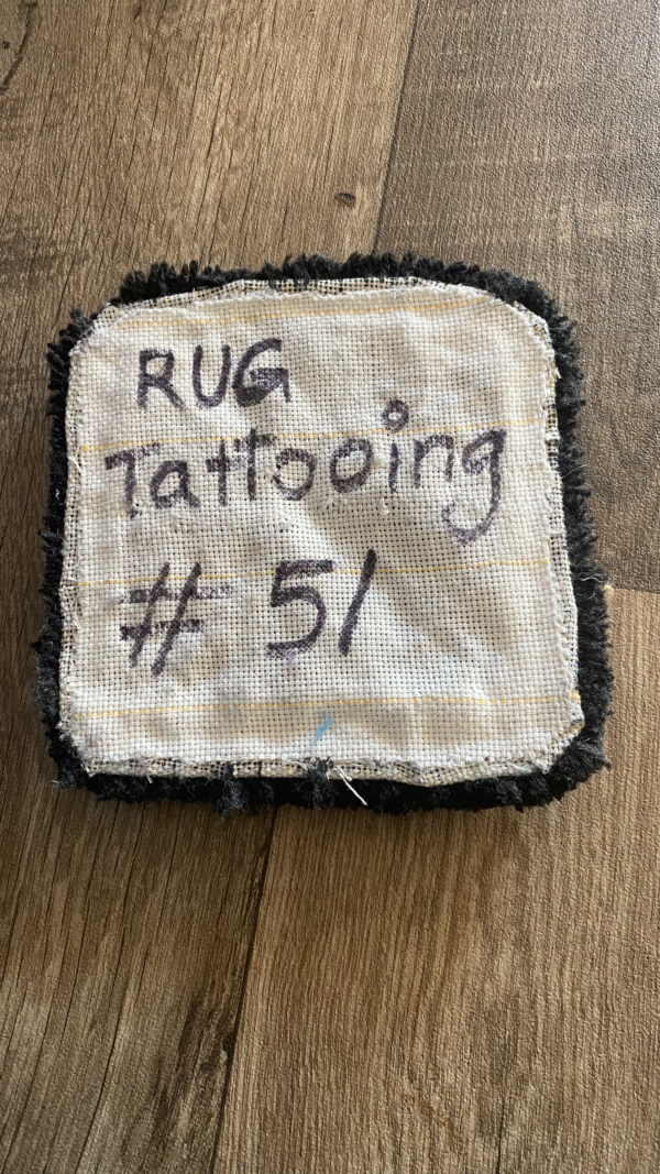 small X logo rug - Image 5